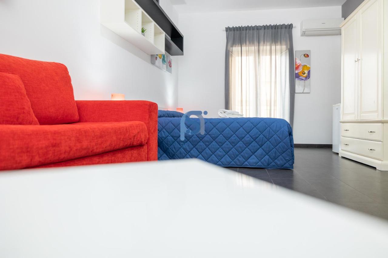 Il Vittoria Apartment Lascari Bagian luar foto