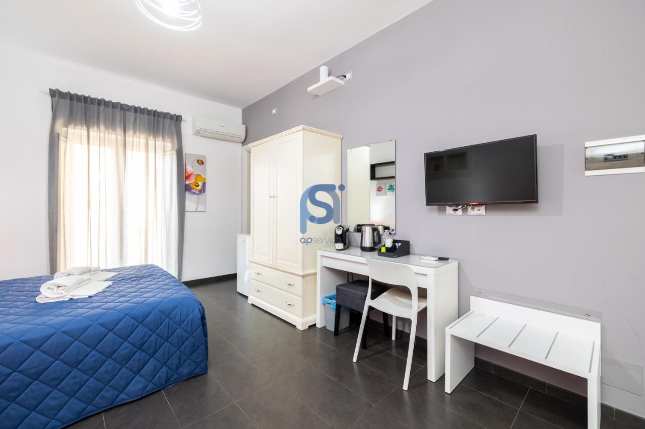 Il Vittoria Apartment Lascari Bagian luar foto