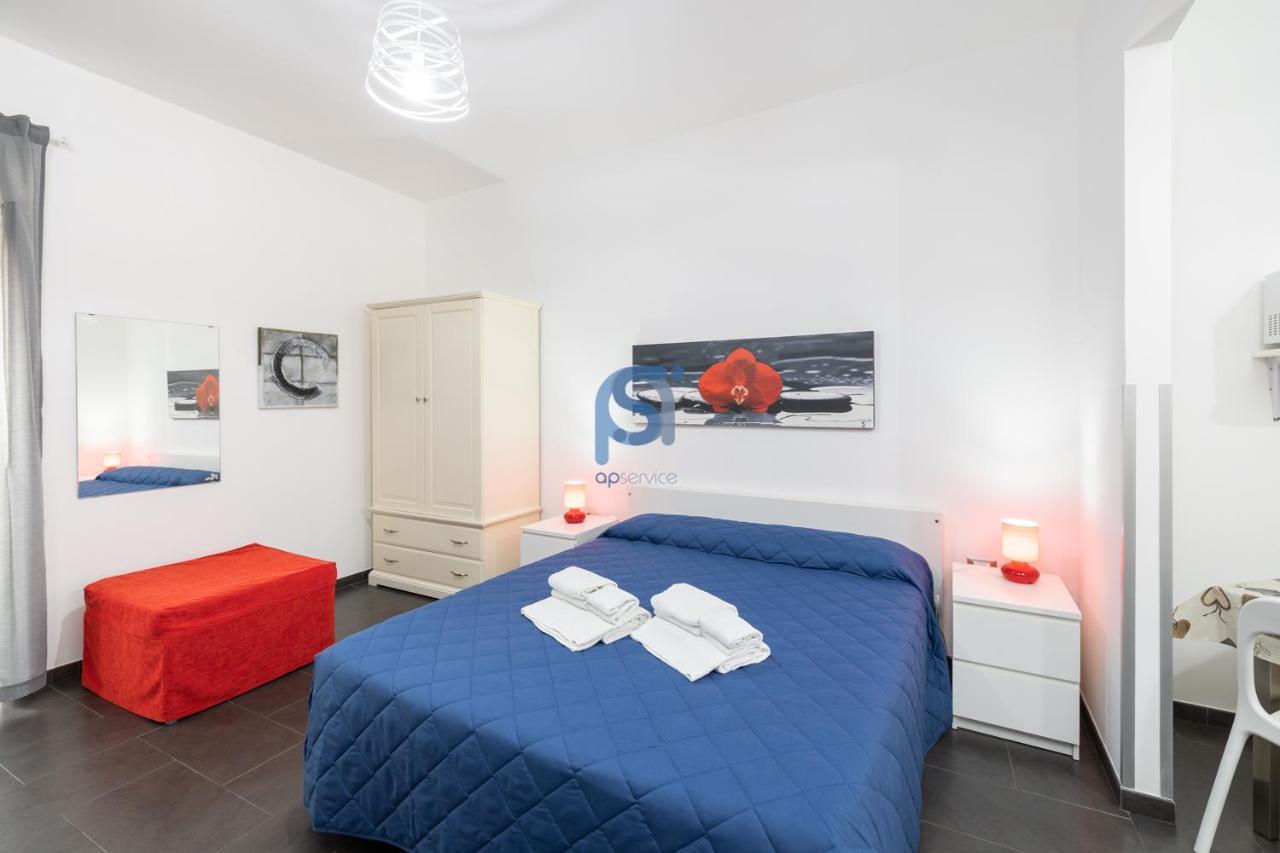 Il Vittoria Apartment Lascari Bagian luar foto