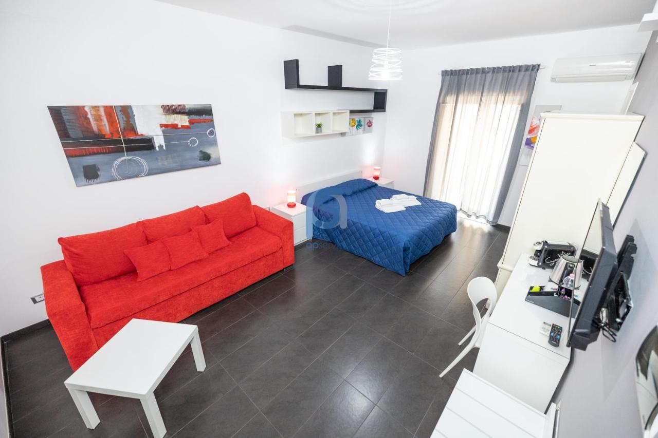 Il Vittoria Apartment Lascari Bagian luar foto